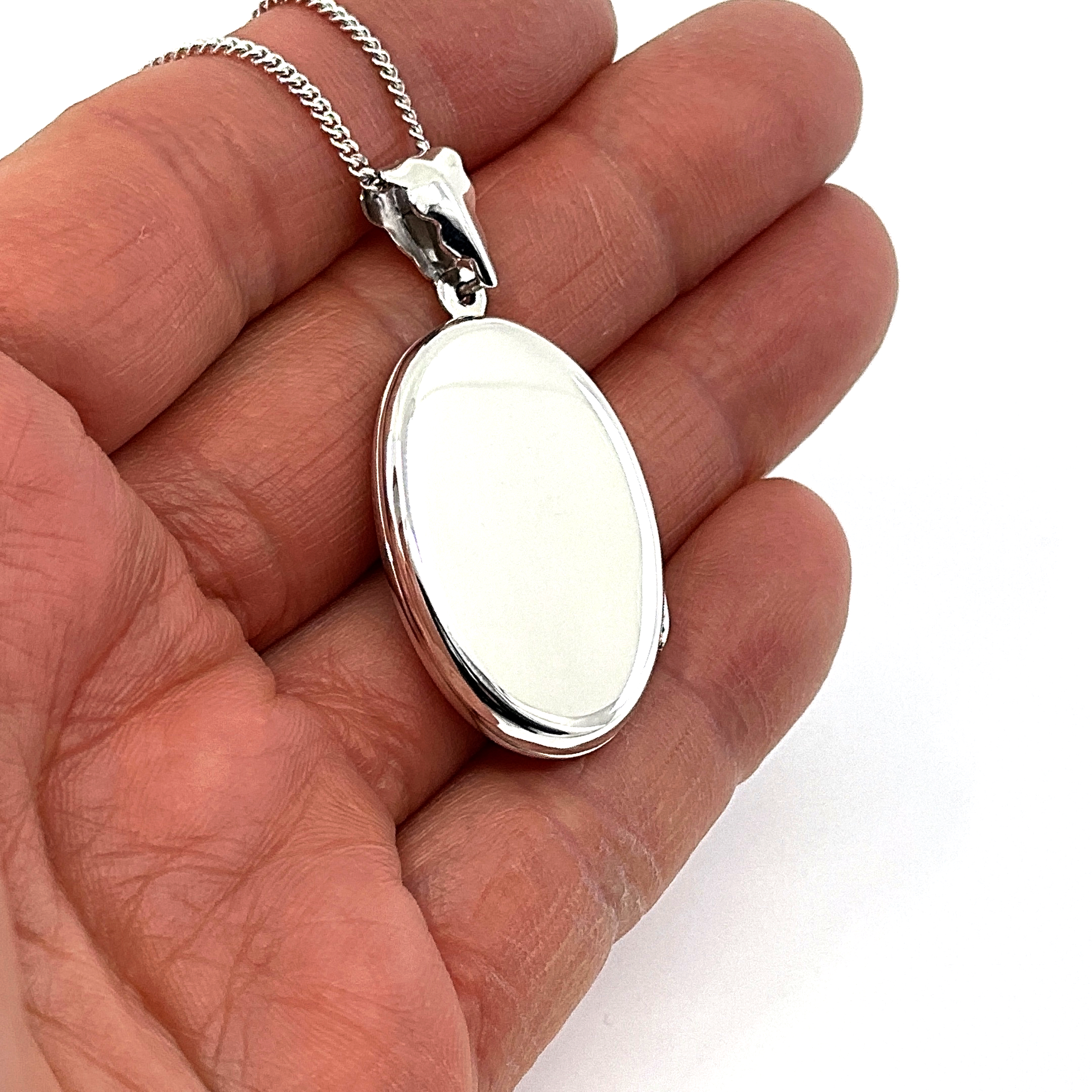 PT466 (5) Oval Locket On Curb Chain, Finished In 925 English Hallmarked Sterling Silver