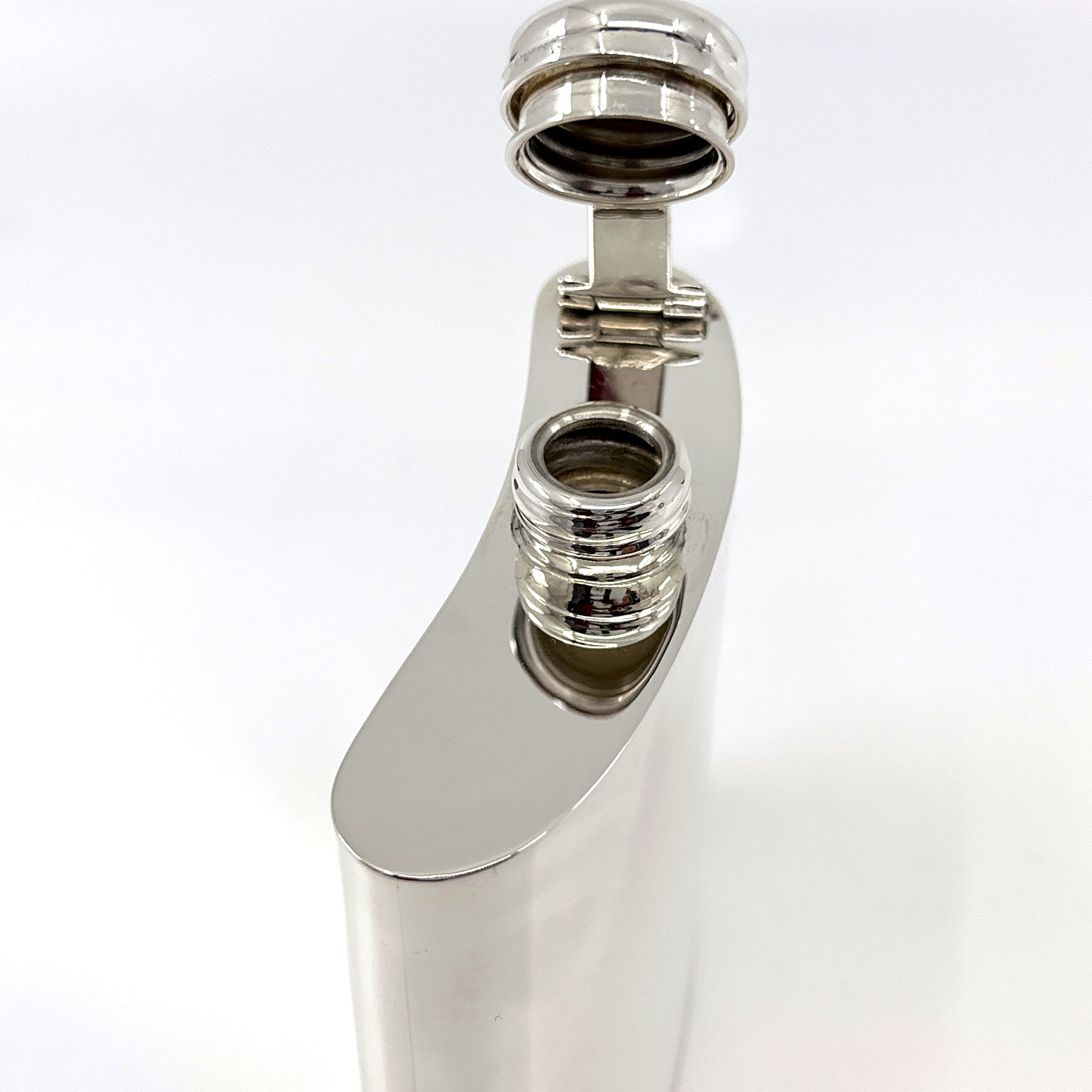 GT921 (7) Plain Rectangular Hip Flask Finished In 925 English Hallmarked Sterling Silver