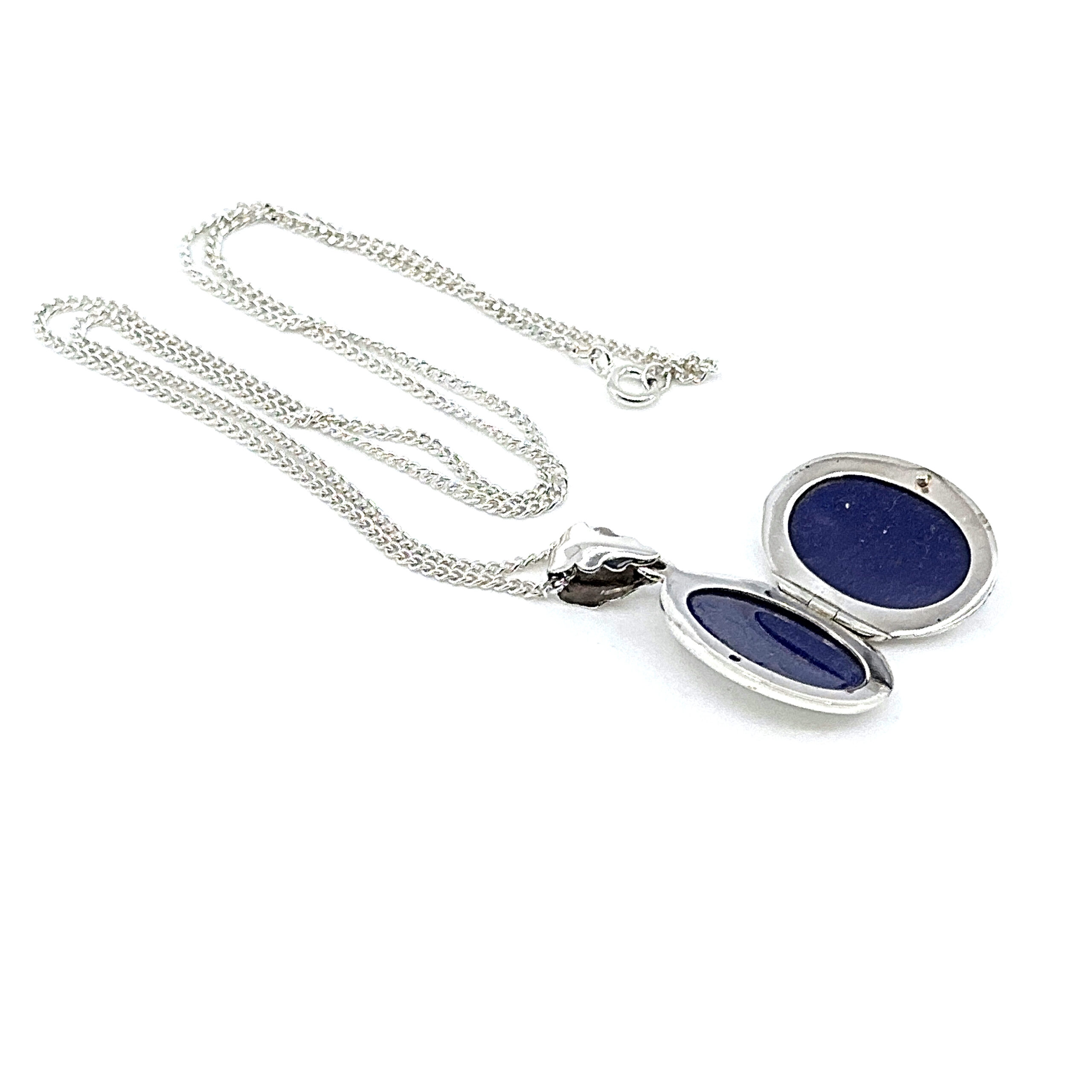 PT464 (4) Small Oval Locket On Curb Chain, Finished In 925 English Hallmarked Sterling Silver