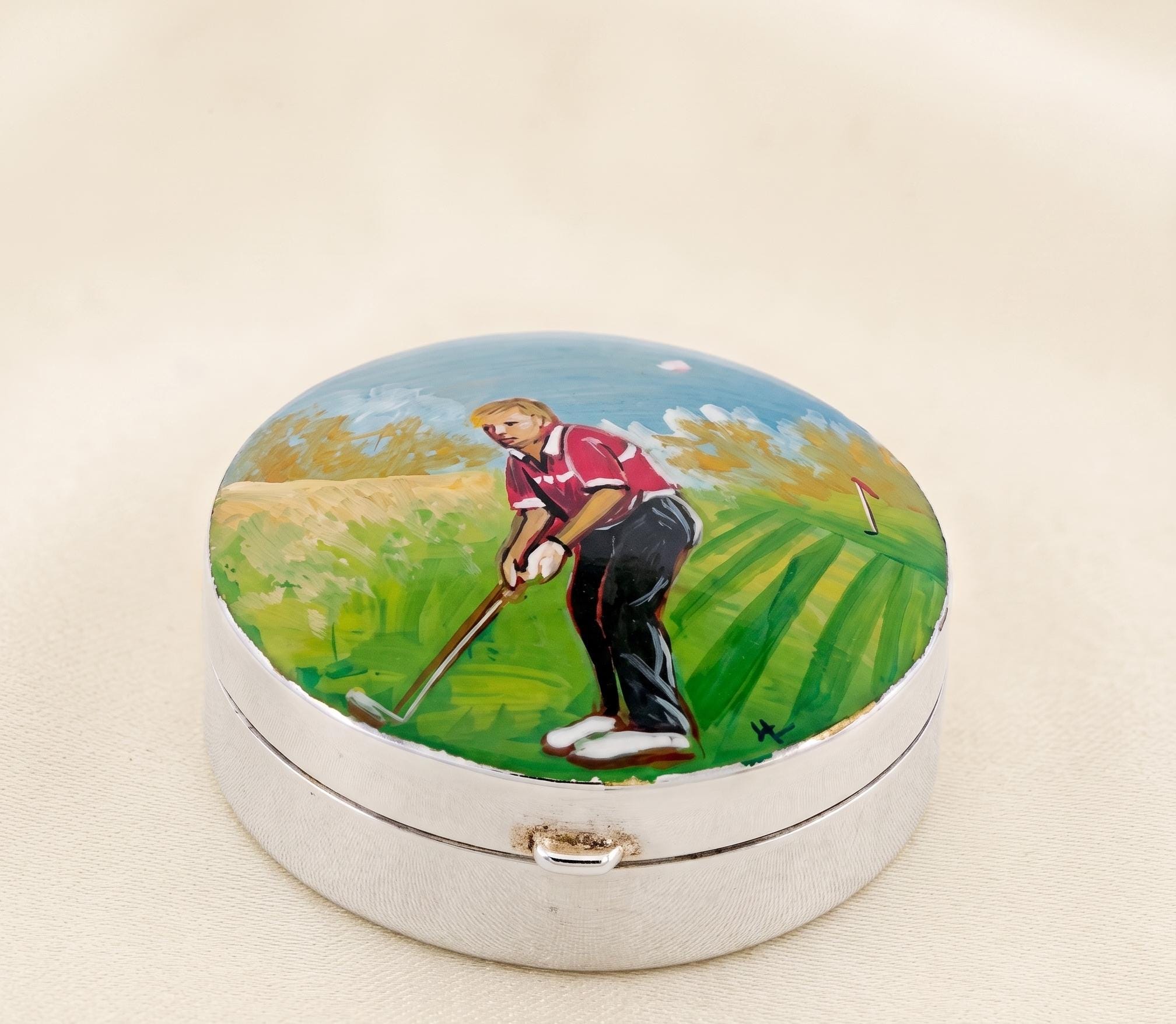 il-fullxfull.8307897348-aad5-il-fullxfull.8307897348-aad5-8.jpg Sterling Silver Hand-Painted Enamel Golfer Pill Box