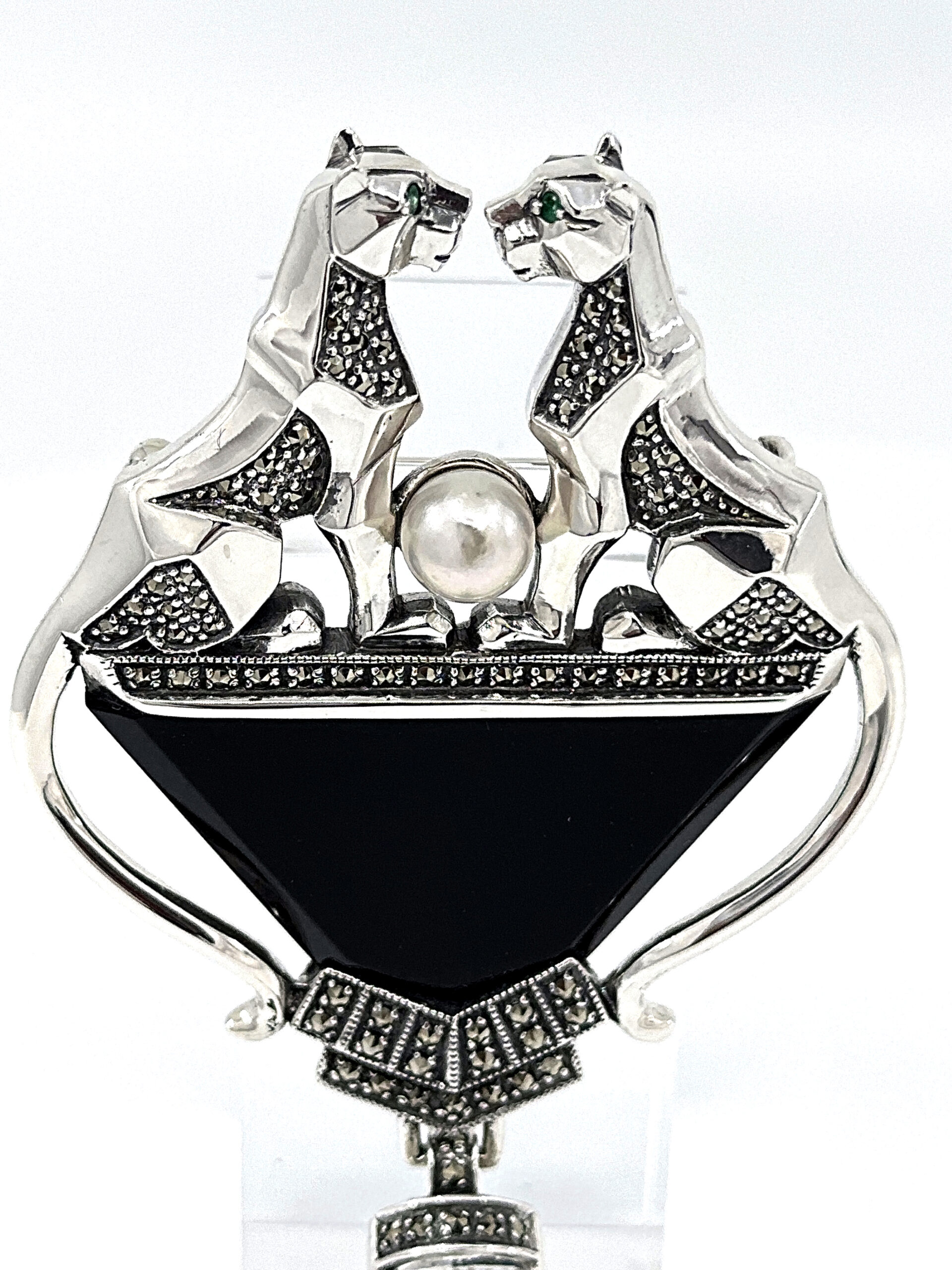 B324 gallery image