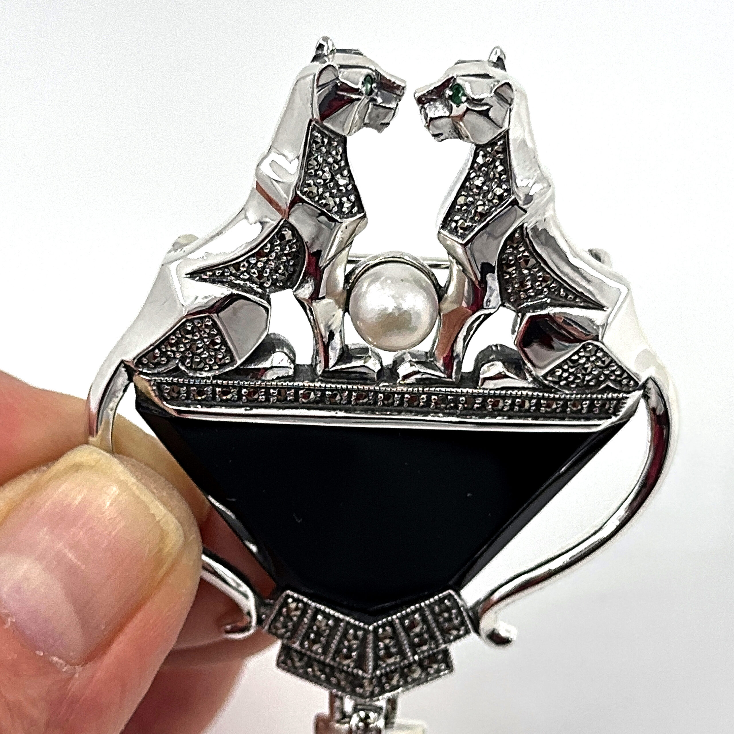 B324 gallery image